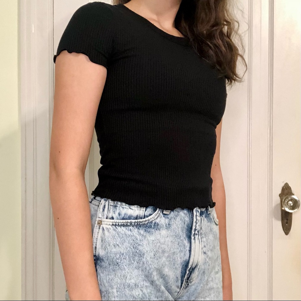 Forever 21 Ribbed Lettuce-Edged Crop Top Black